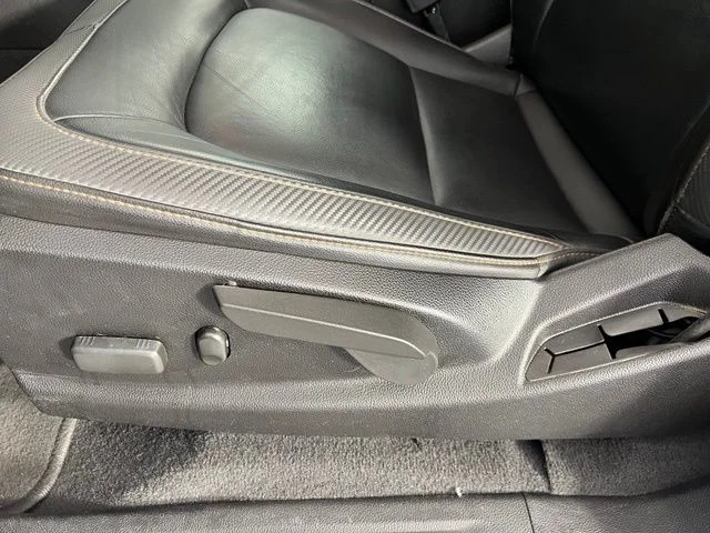 Certified Used 2021 Summit White GMC AT4 w/Leather image 17