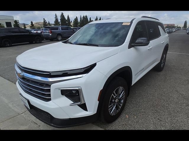 Used 2025 Summit White Chevrolet LT image 3