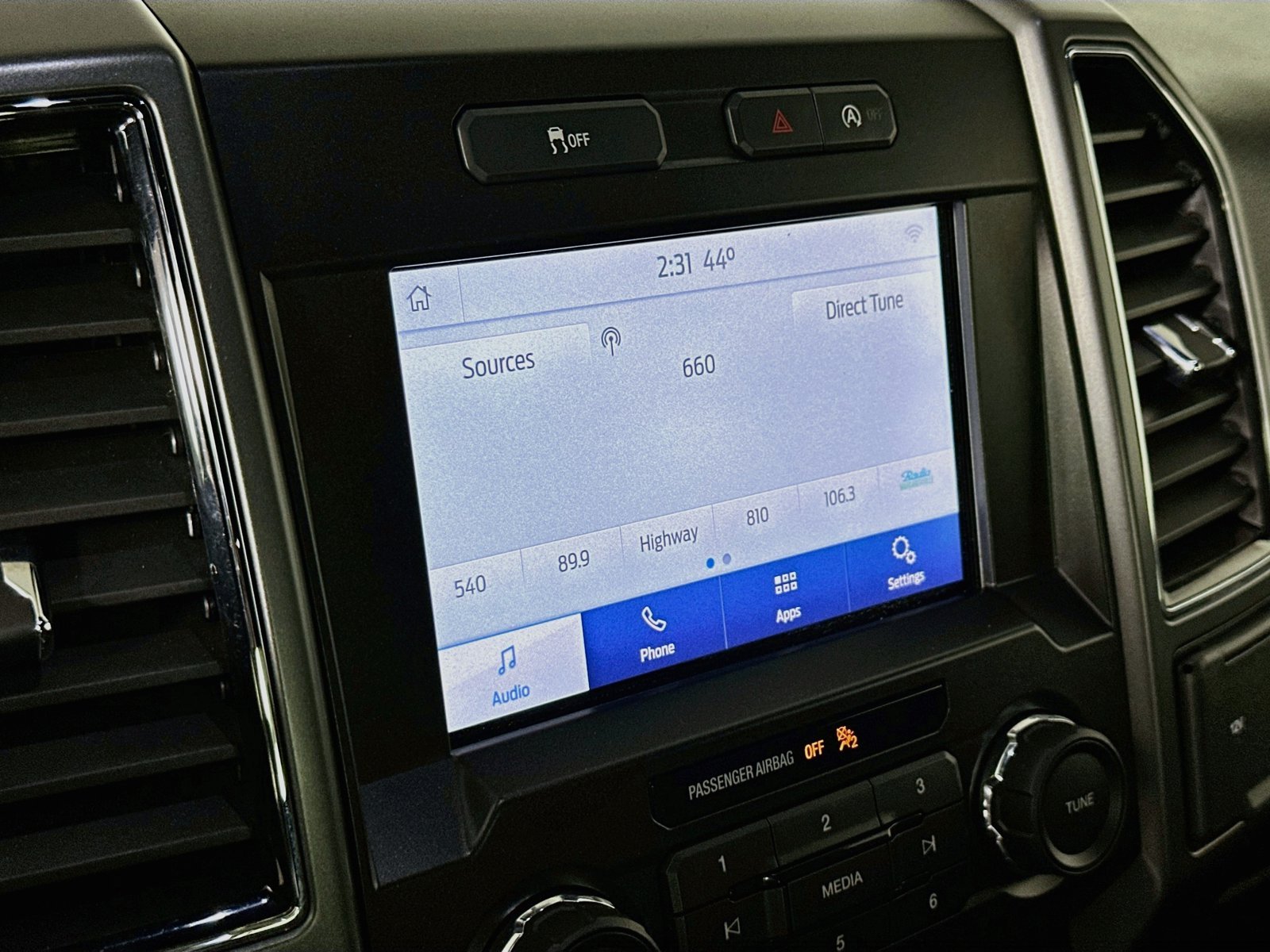 Used 2020 Gray Metallic Ford XLT image 14