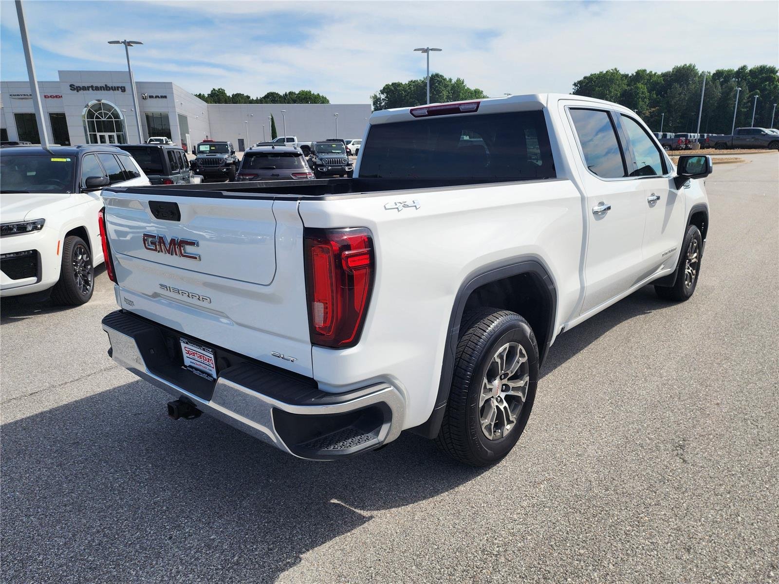 Used 2025 Summit White GMC SLT image 6