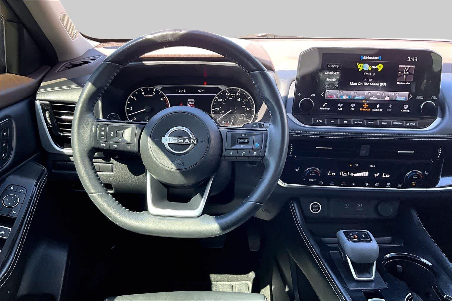 Used 2023 Pearl White Tricoat/Super Black Nissan SL image 6
