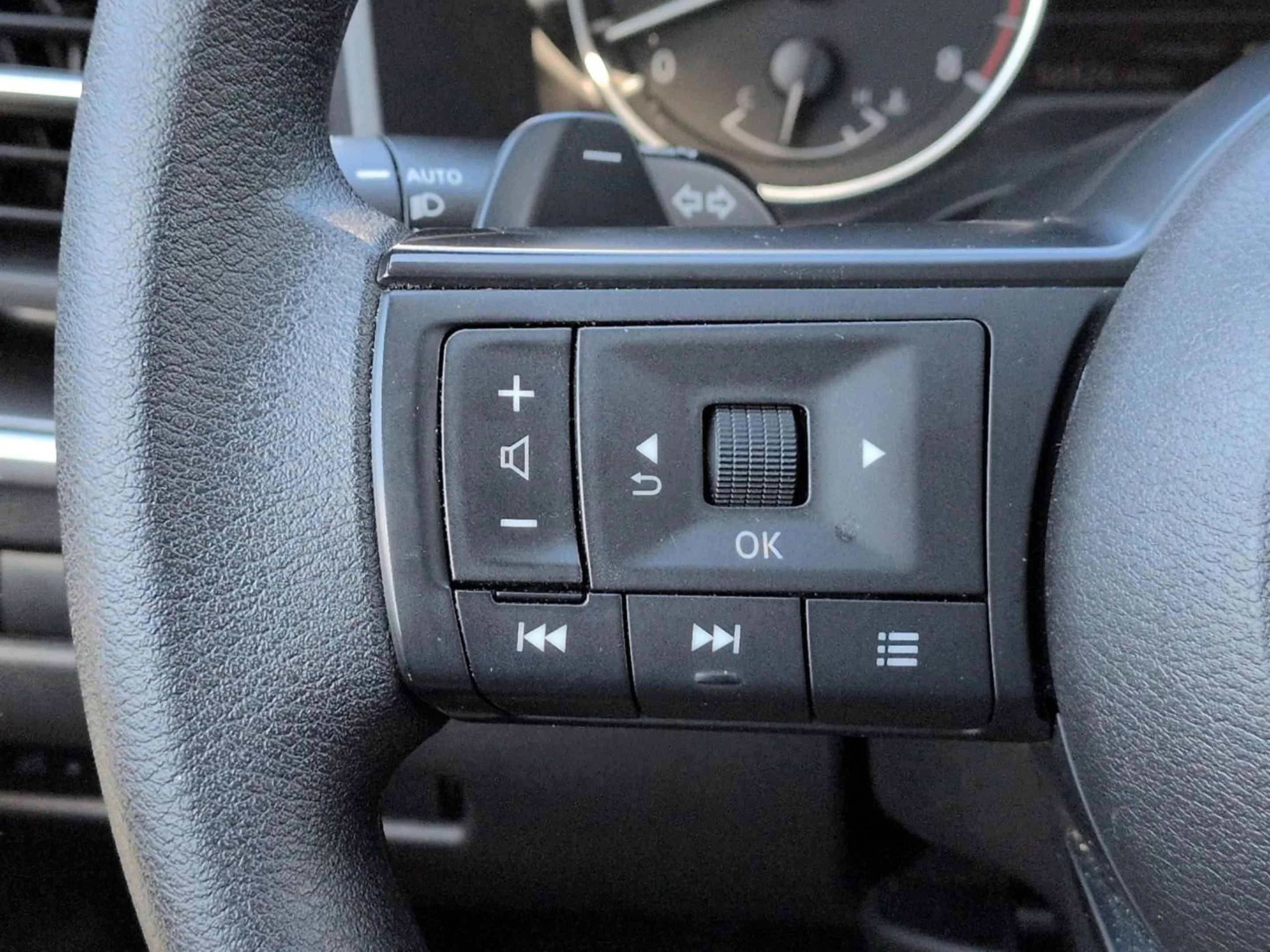 Used 2024 Deep Ocean Blue Pearl Nissan SV image 23