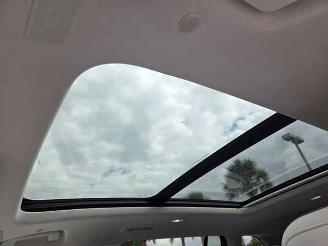 2026 GMC Acadia Denali - Photo 6