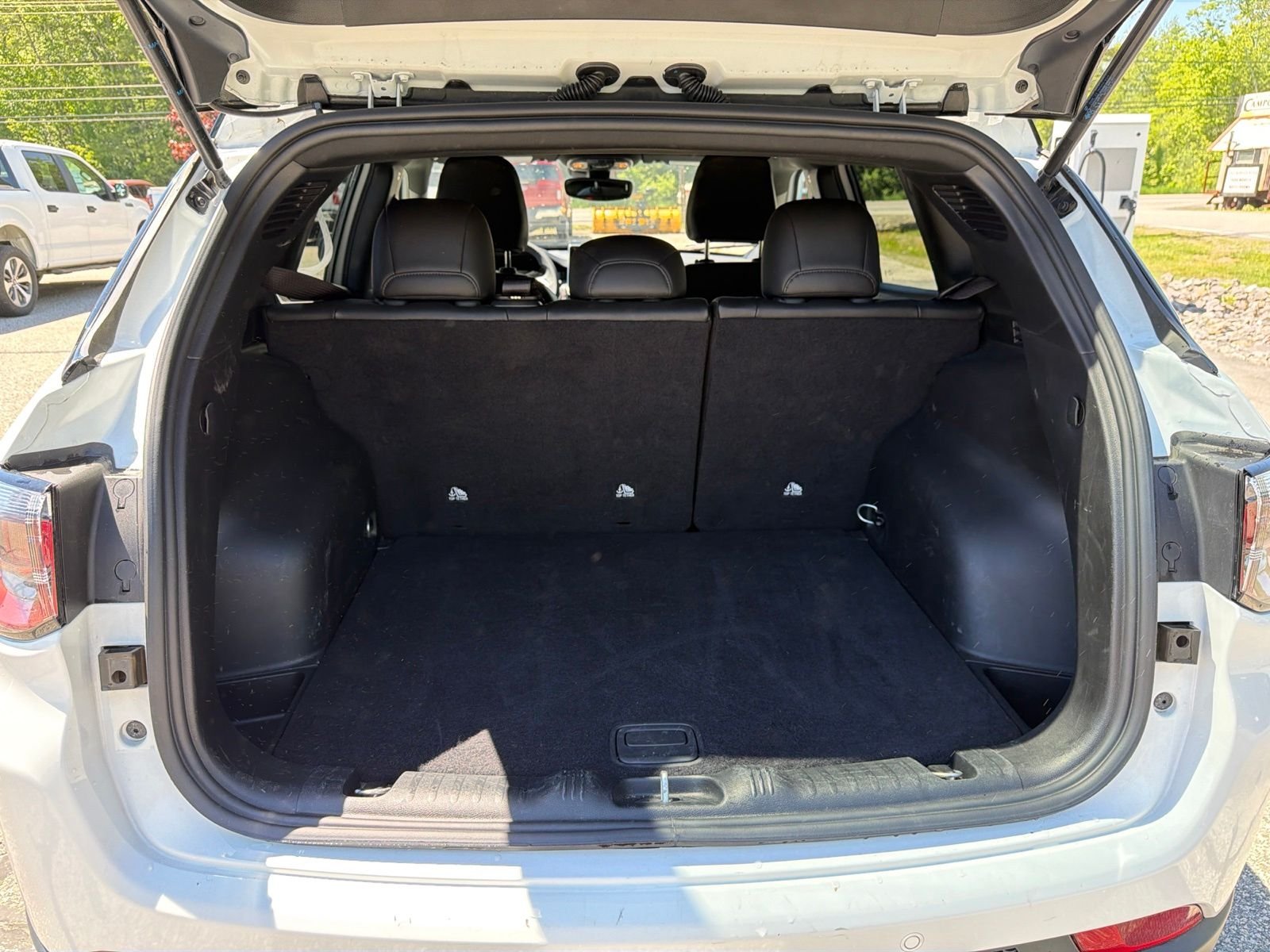 Used 2025 White Jeep Trailhawk image 7