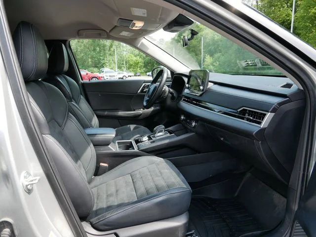 Used 2022 Alloy Silver Metallic Mitsubishi SE image 8