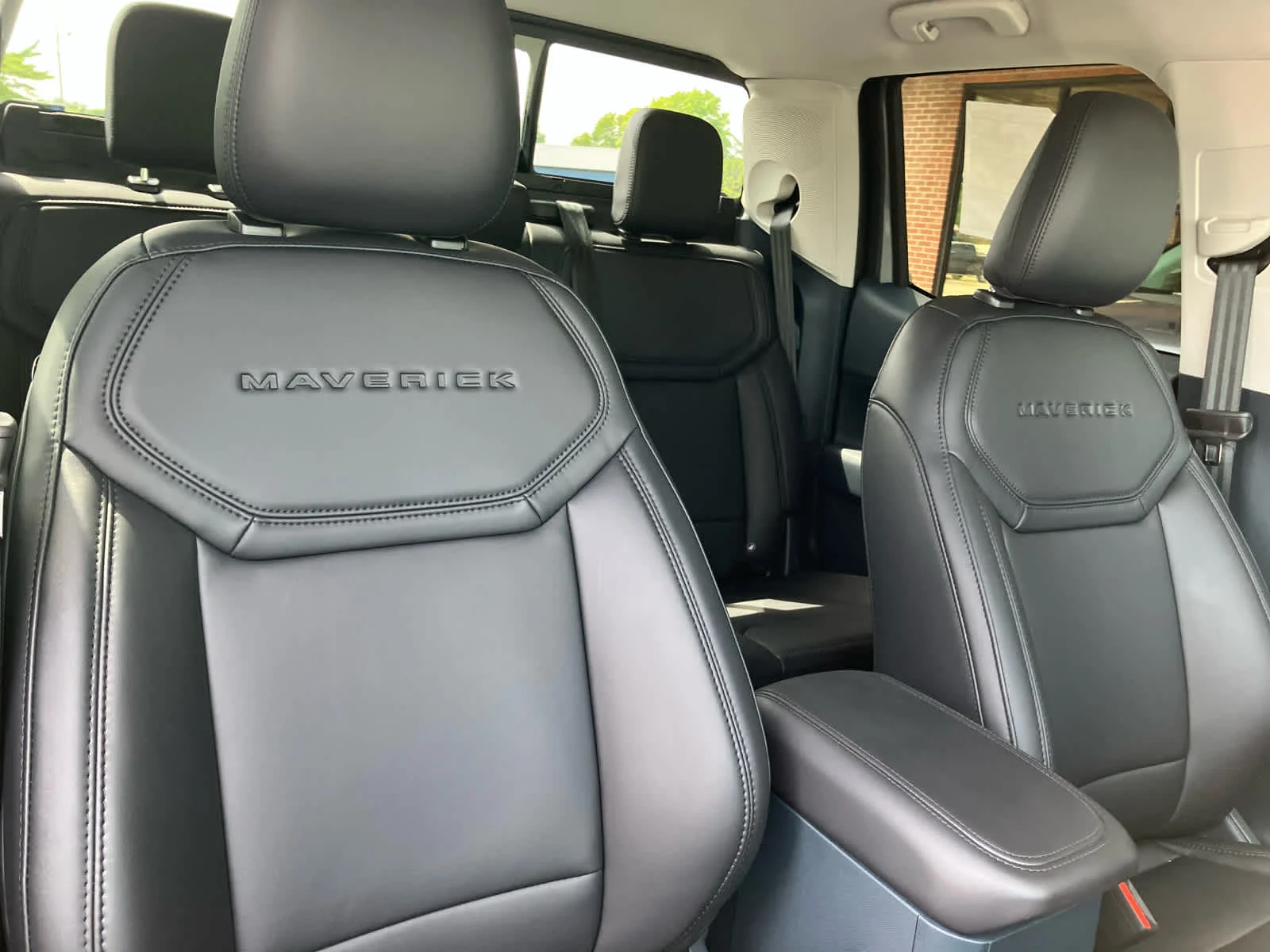 New 2026 Carbonized Gray Metallic Ford LARIAT image 22