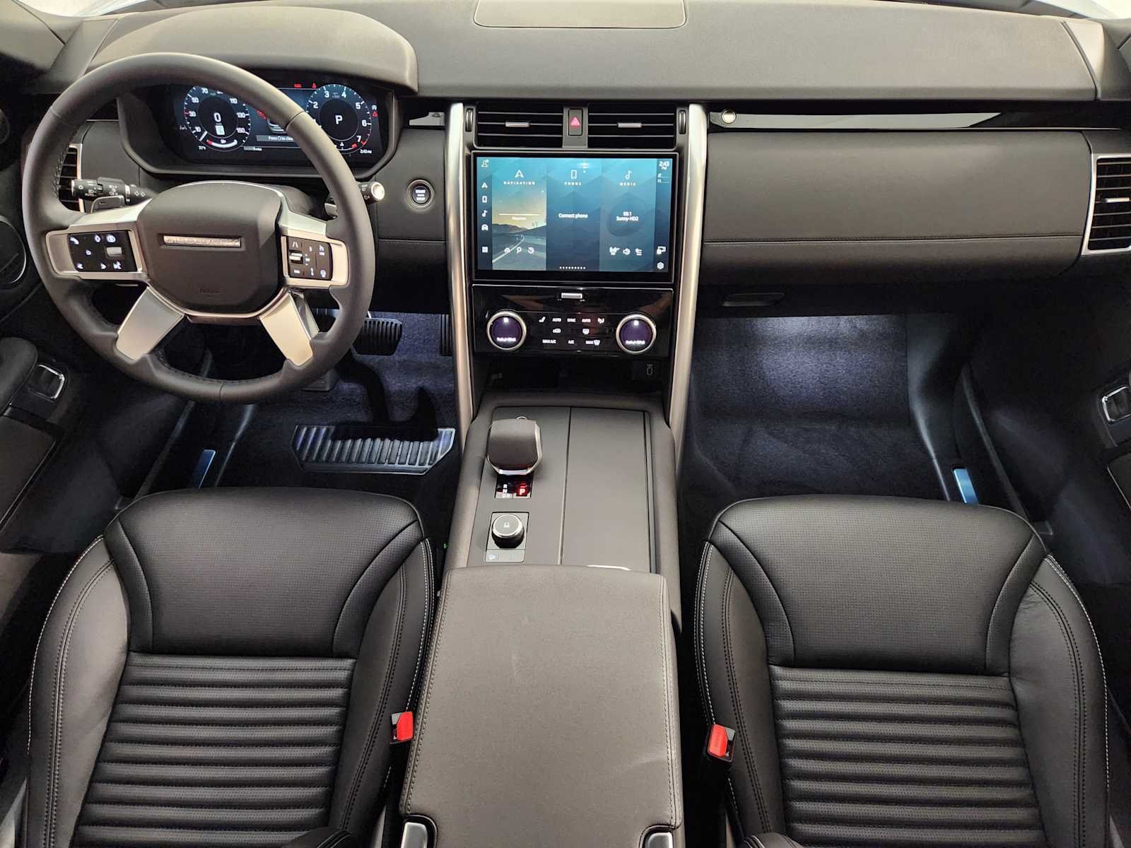 New 2026 Fuji White Land Rover S image 4