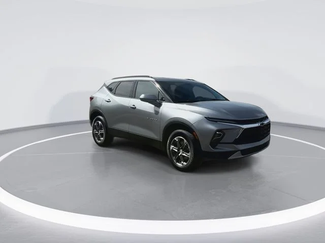 Used 2023 Gray Chevrolet LT image 2