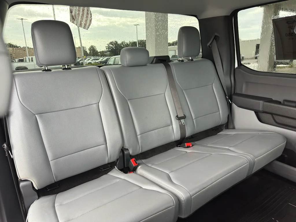Used 2024 Oxford White Ford XL image 32