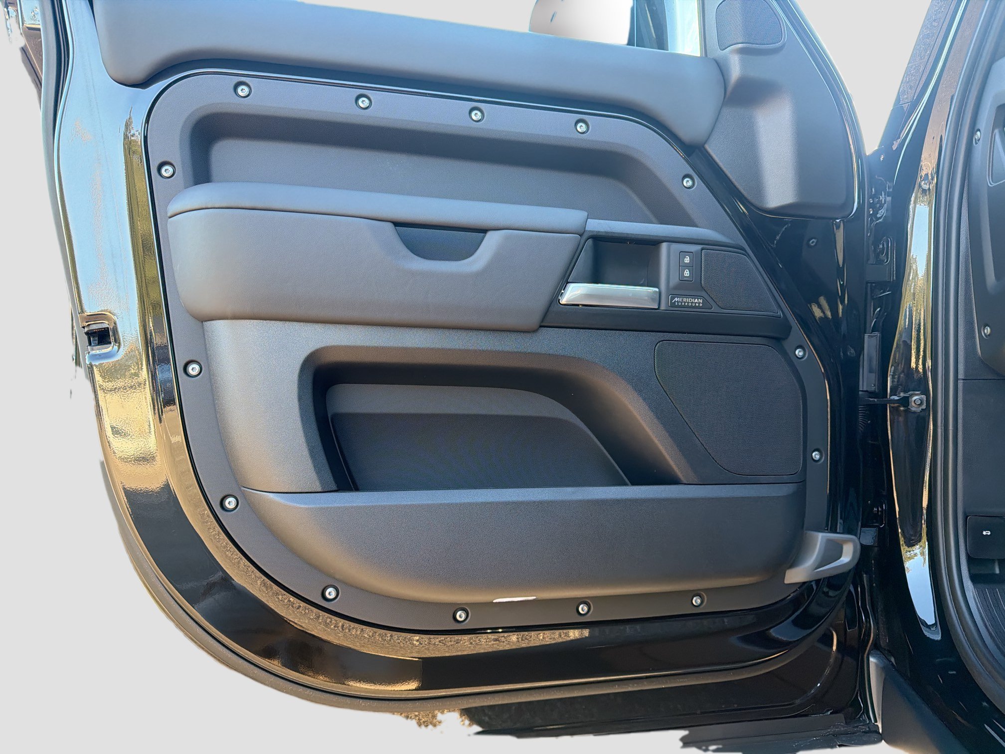 2026 Land Rover Defender V8 - Photo 22