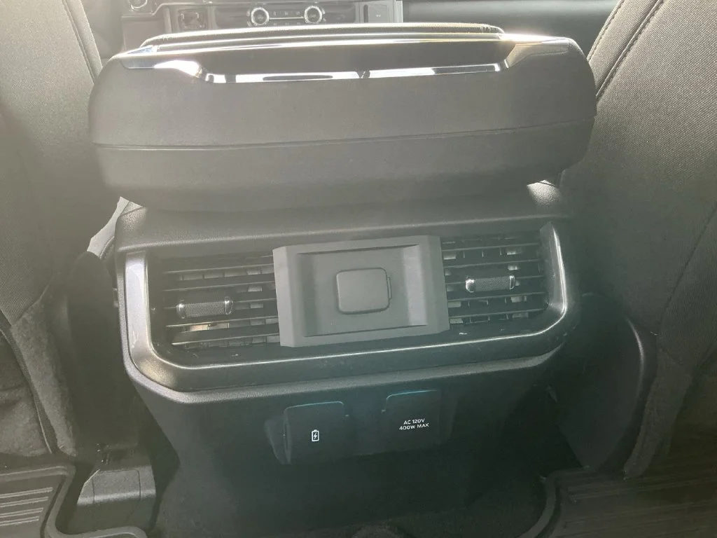 Used 2023 White Ford XLT image 27