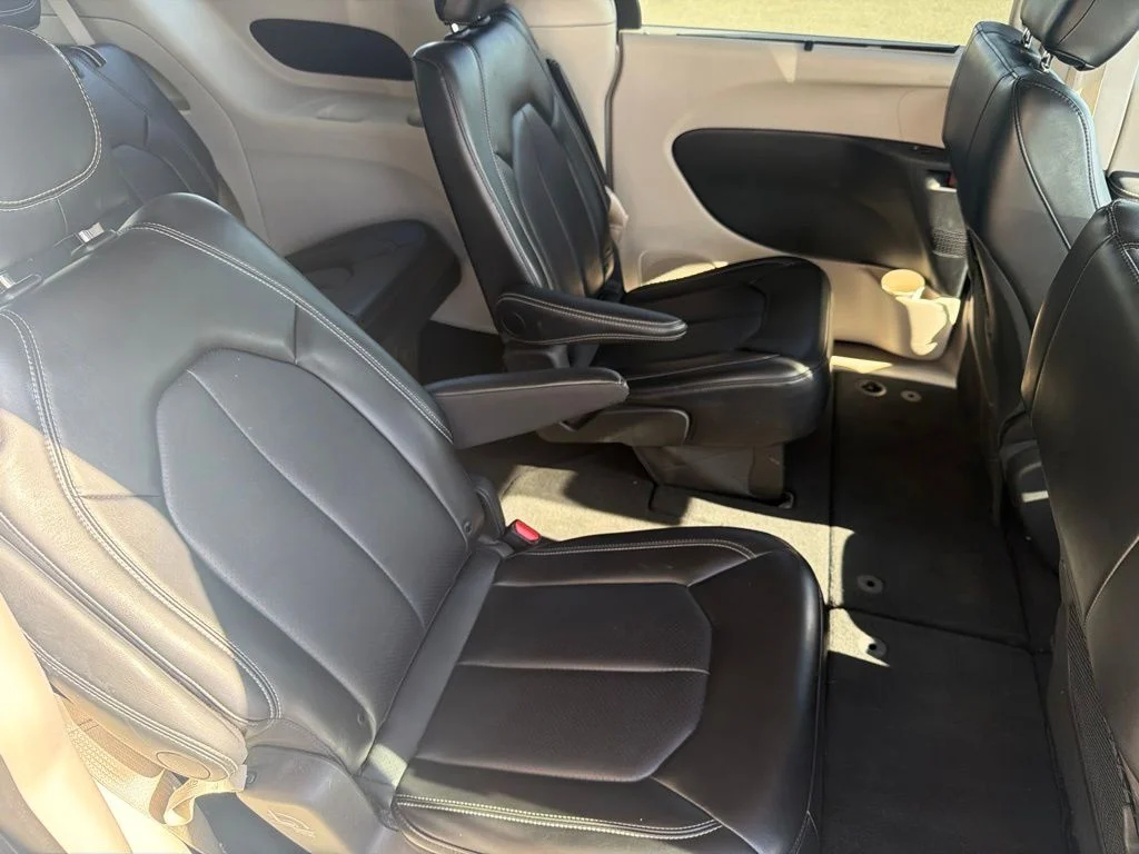Used 2024 Silver Chrysler Touring L image 12