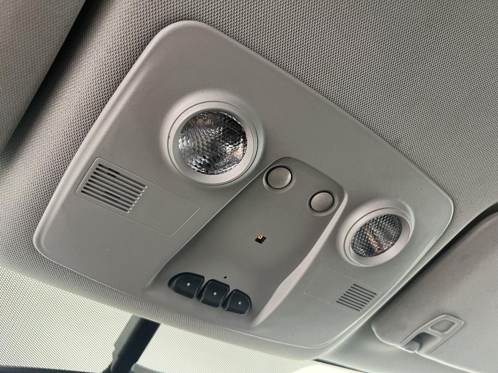 Used 2017 White Frost Tricoat Buick Premium image 22