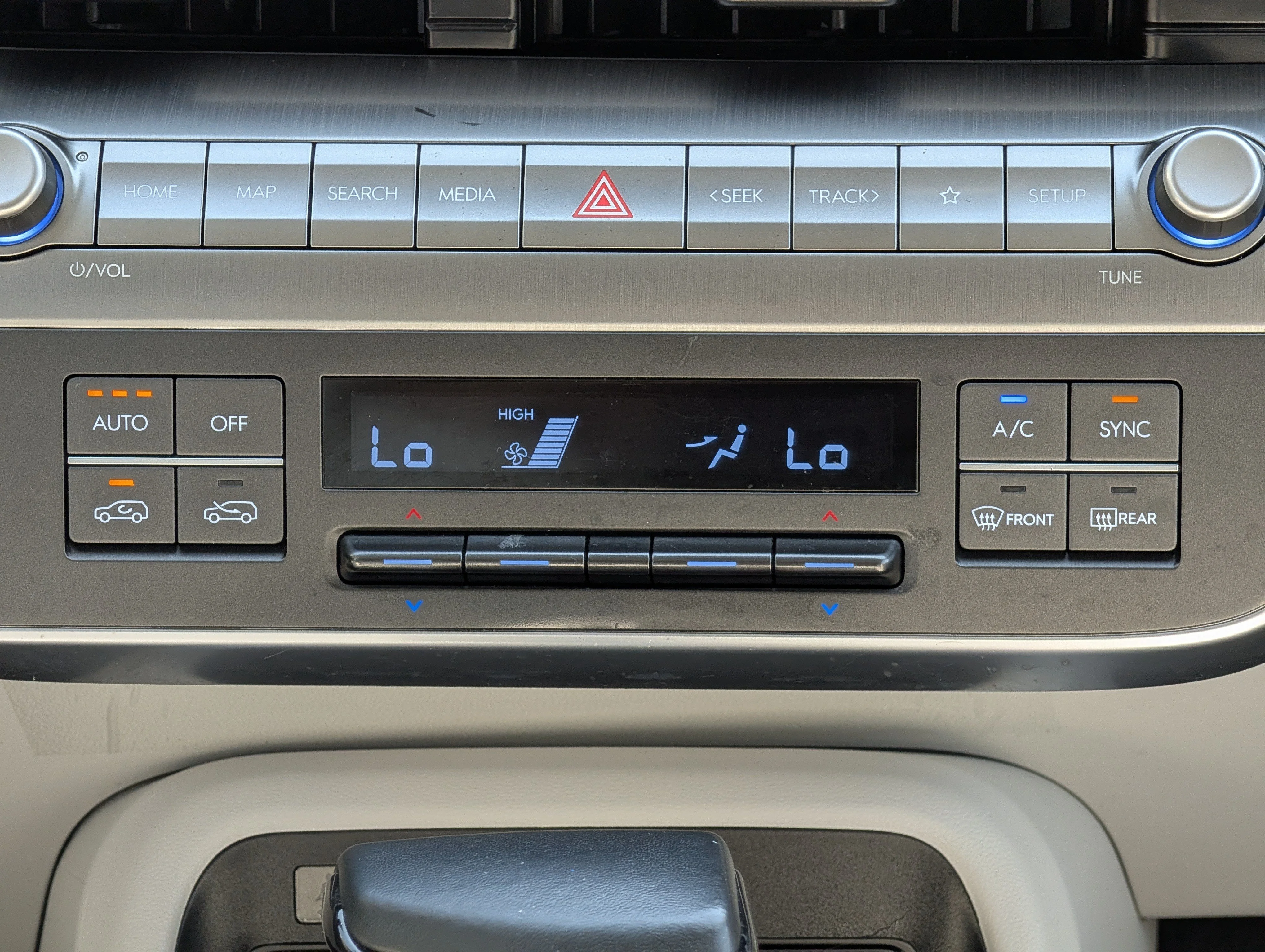 Used 2025 Mirage Green Hyundai SEL image 29