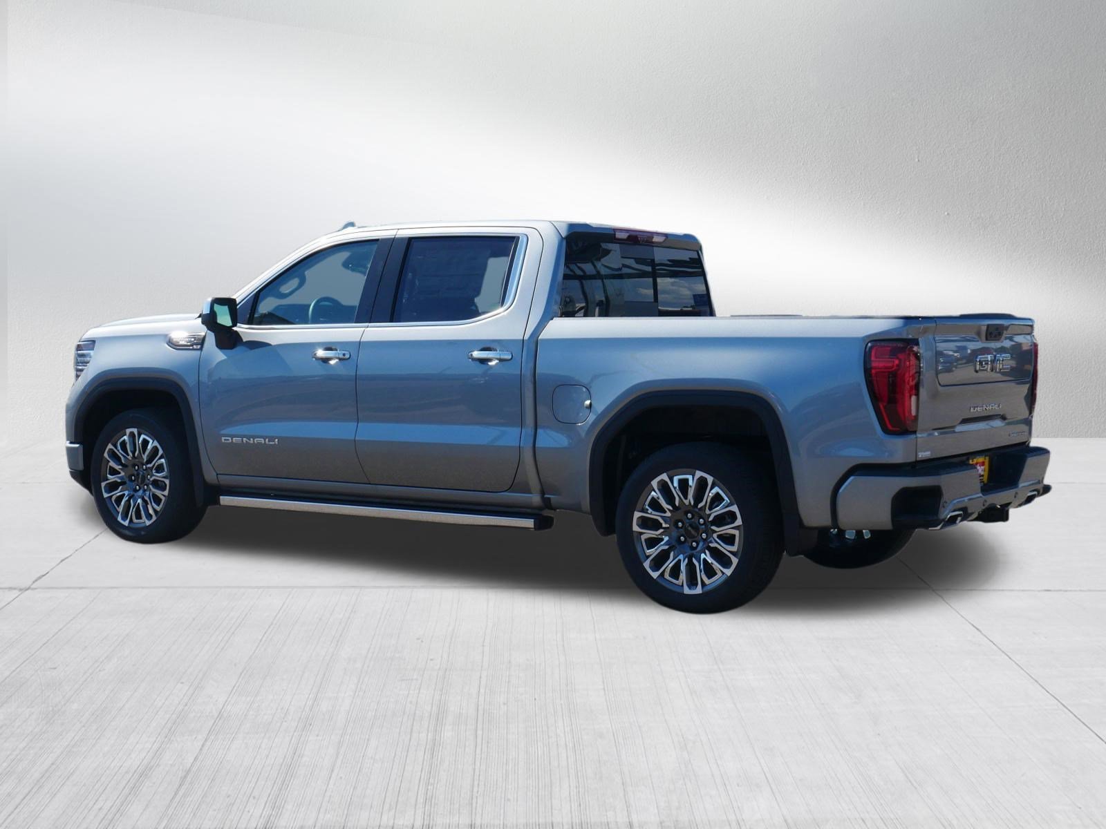 2026 GMC Sierra 1500 Denali Ultimate - Photo 2