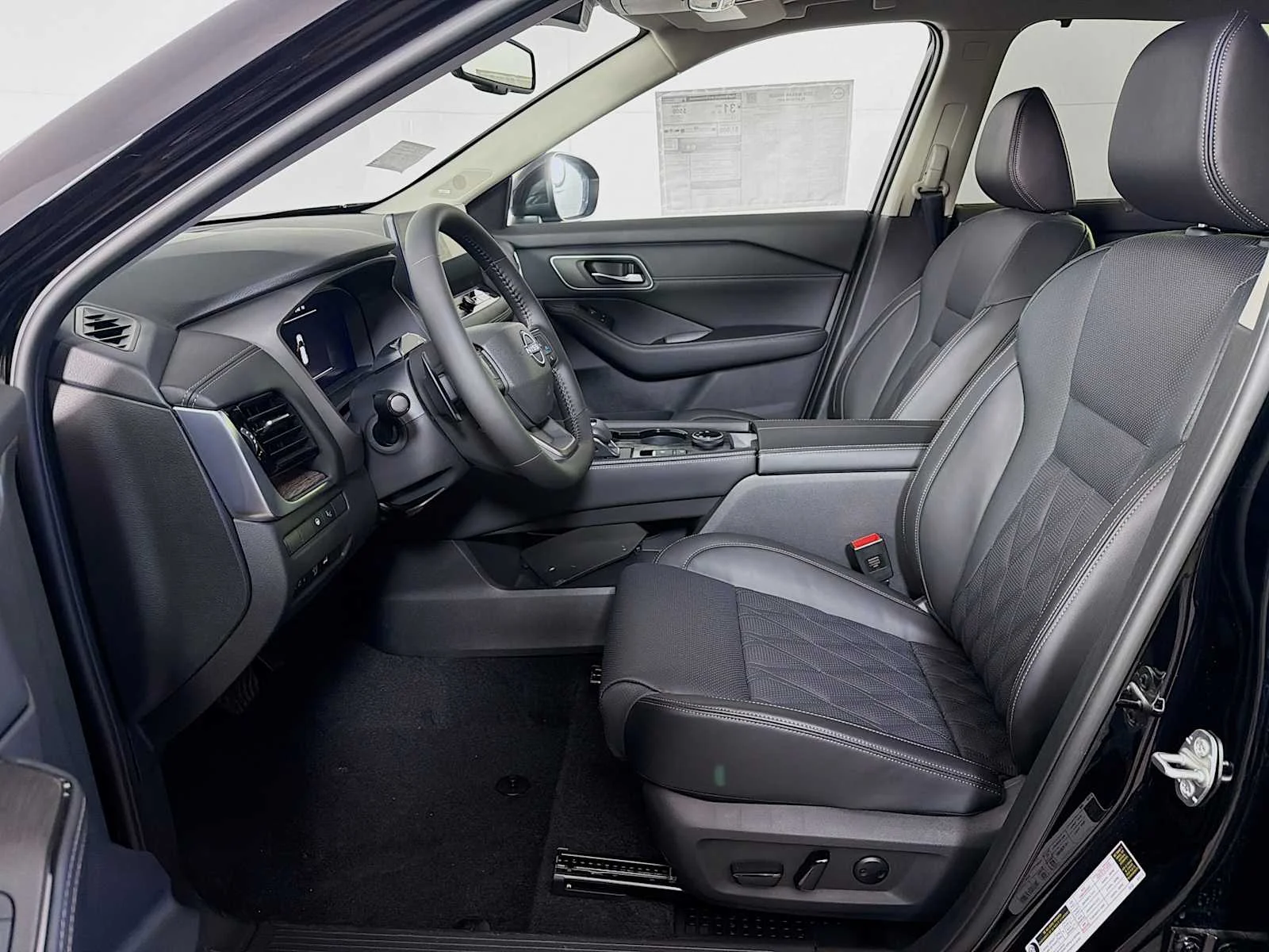 New 2026 Super Black Nissan Platinum image 4