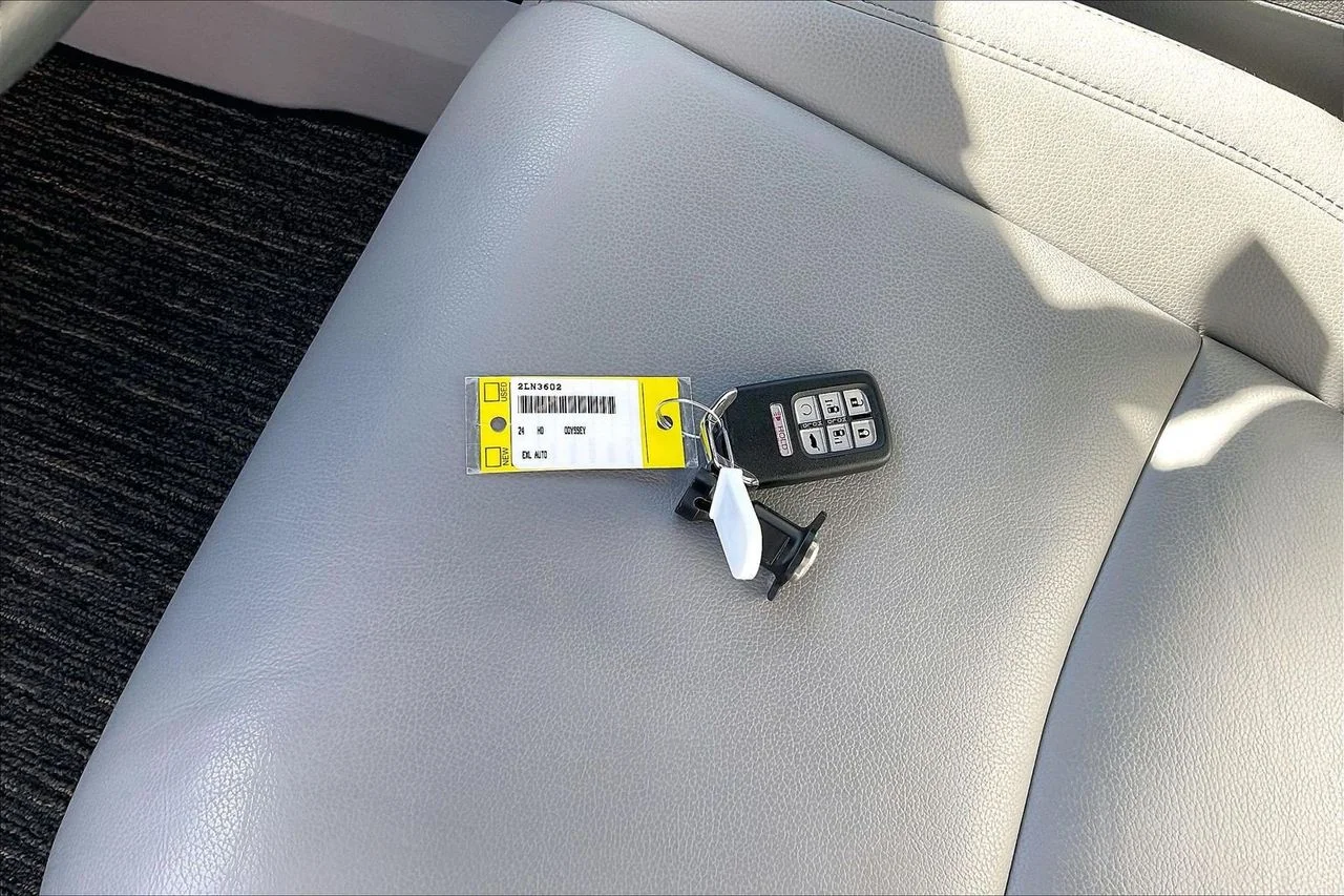 Certified Used 2024  Honda EX-L image 32