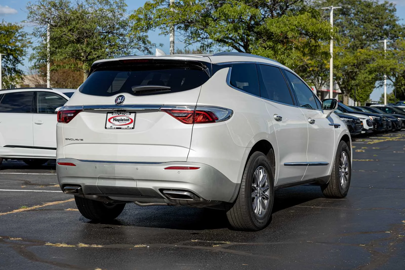 Used 2024 White Frost Tricoat Buick Essence image 8