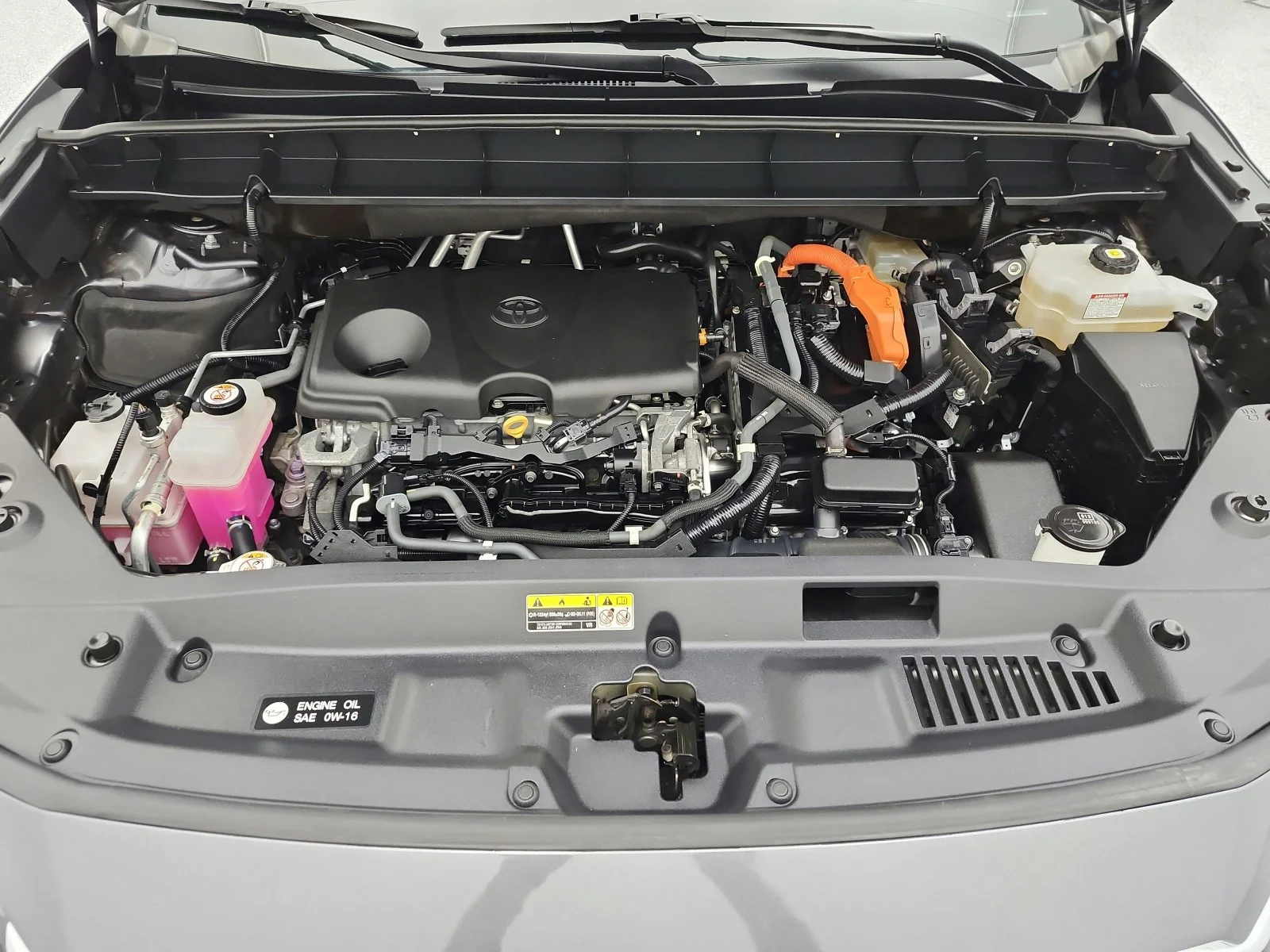 Used 2021 Magnetic Gray Metallic Toyota Hybrid XLE AWD (Natl) image 17