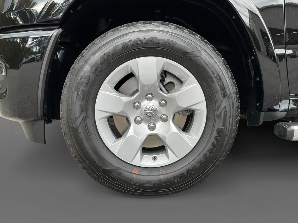 New 2026 Diamond Black Crystal Pearlcoat RAM Big Horn/Lone Star image 10
