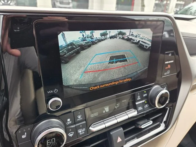 Certified Used 2023  Toyota XLE image 34