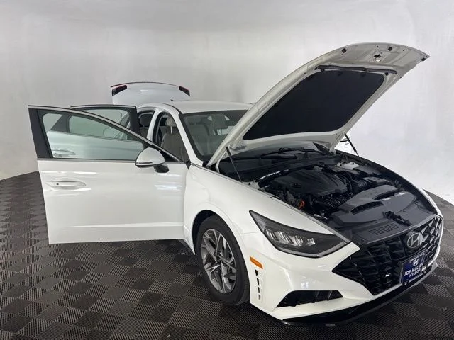 Used 2023 White Hyundai SEL image 15