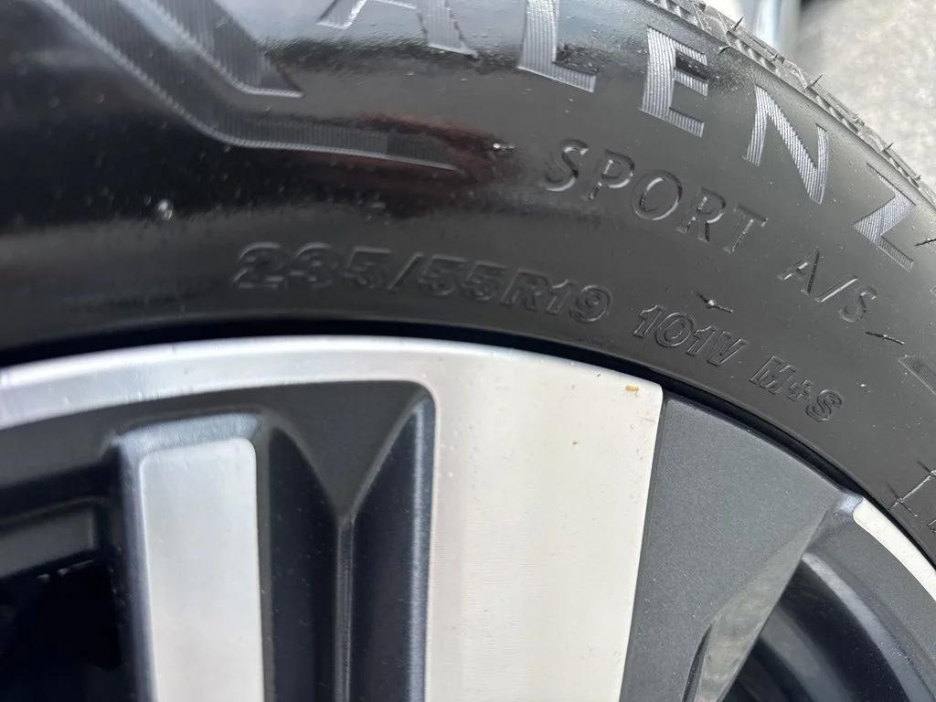 Used 2023 White Nissan SL image 32