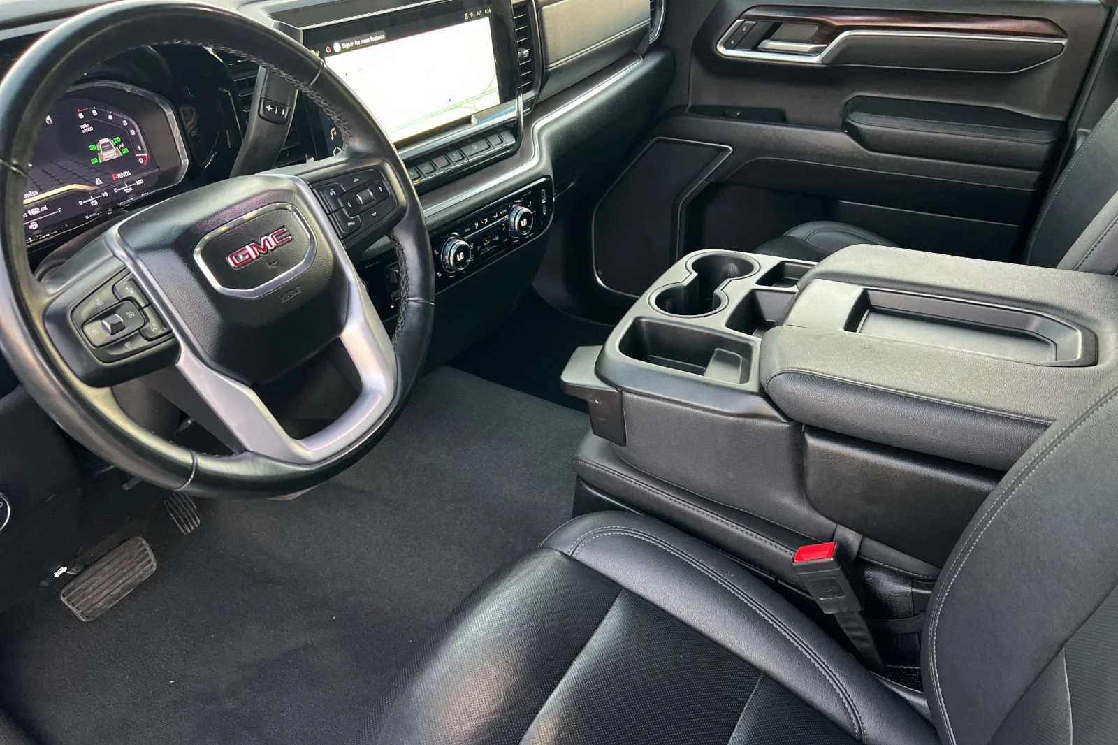 Used 2025 White GMC SLT image 10