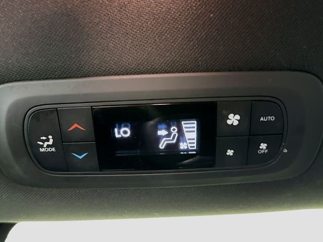 Used 2025 Black Chrysler Select image 23