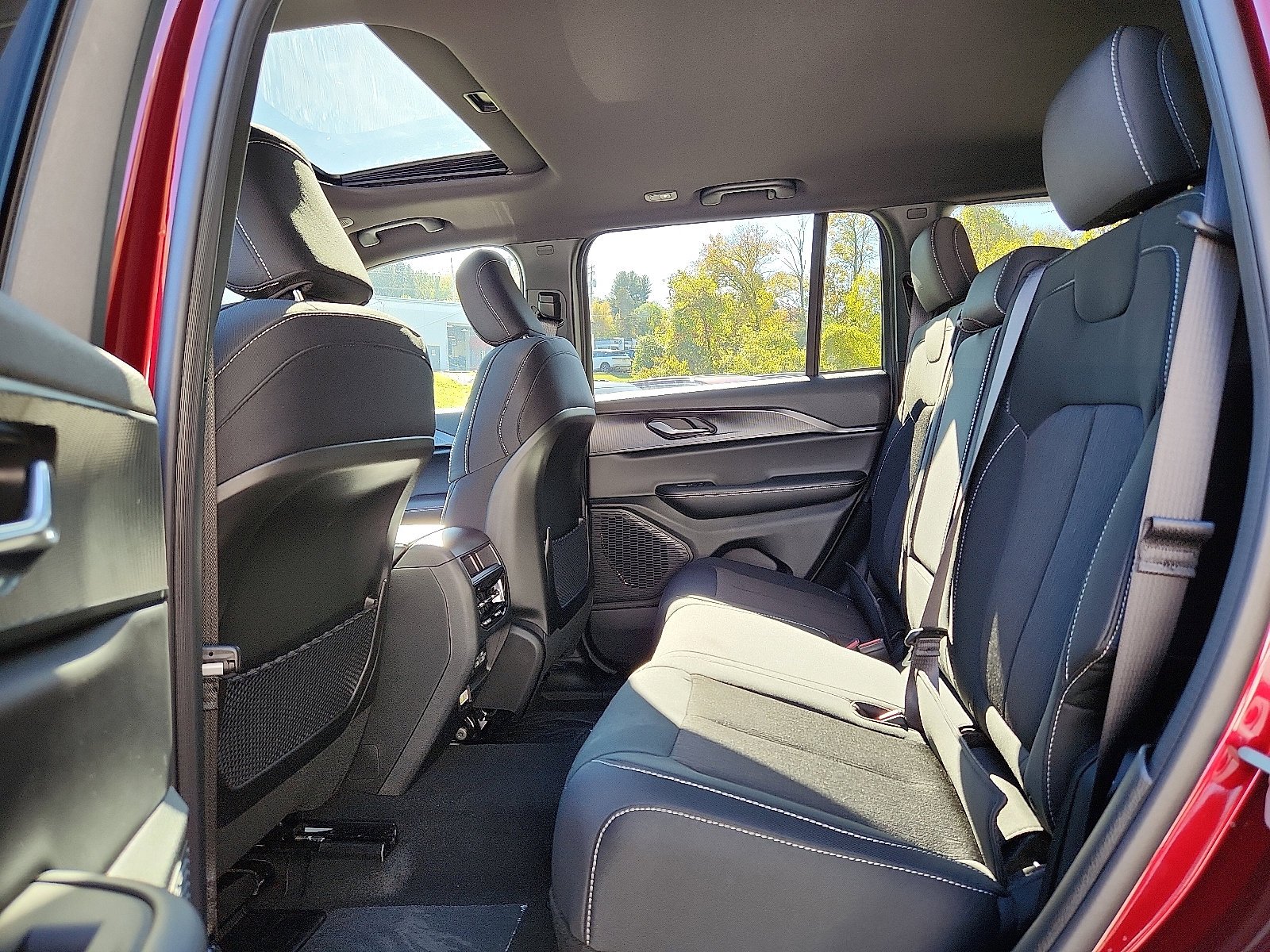 2025 Jeep Grand Cherokee Laredo - Photo 6