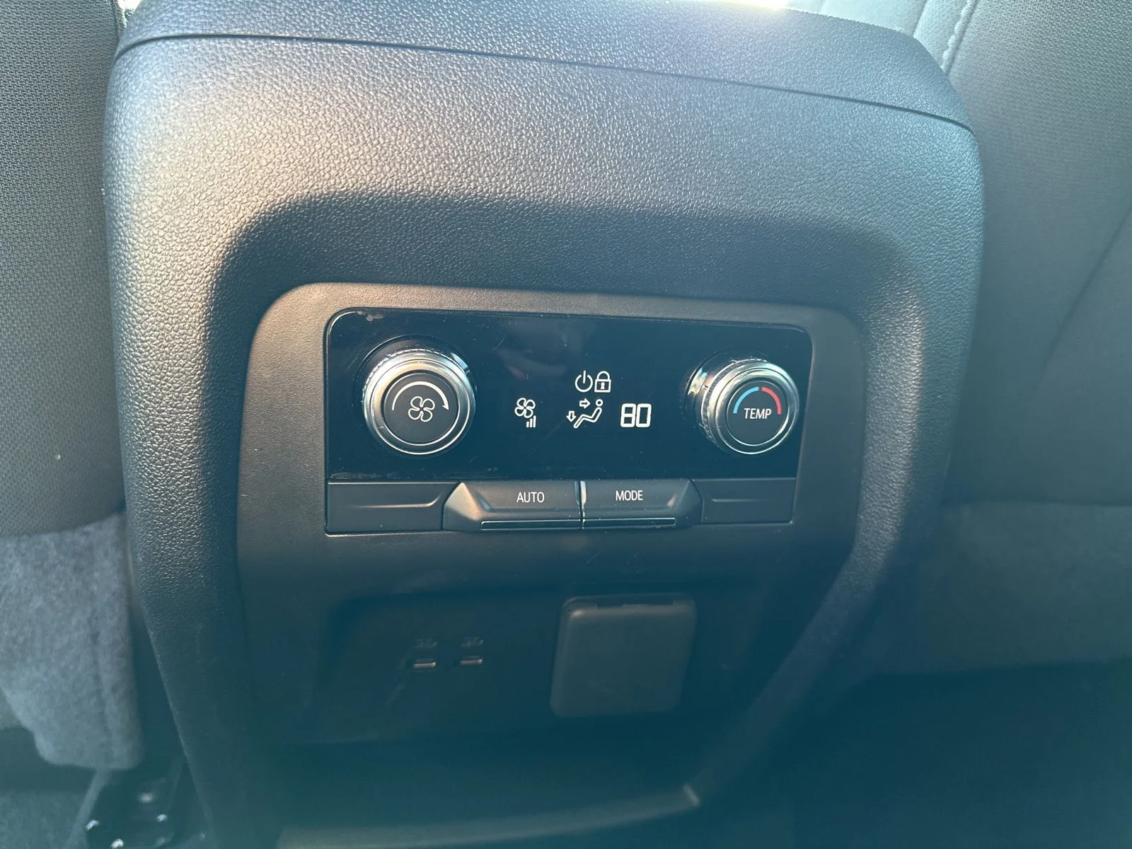Used 2025 White GMC Elevation image 16