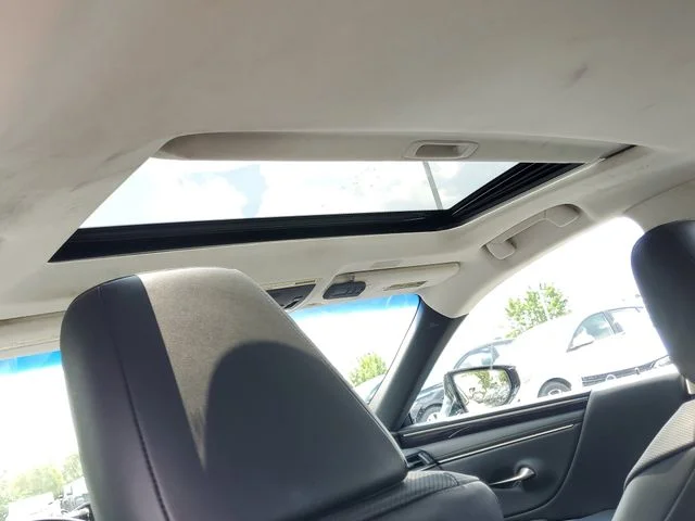 2021 Lexus ES Hybrid 300h - Photo 10