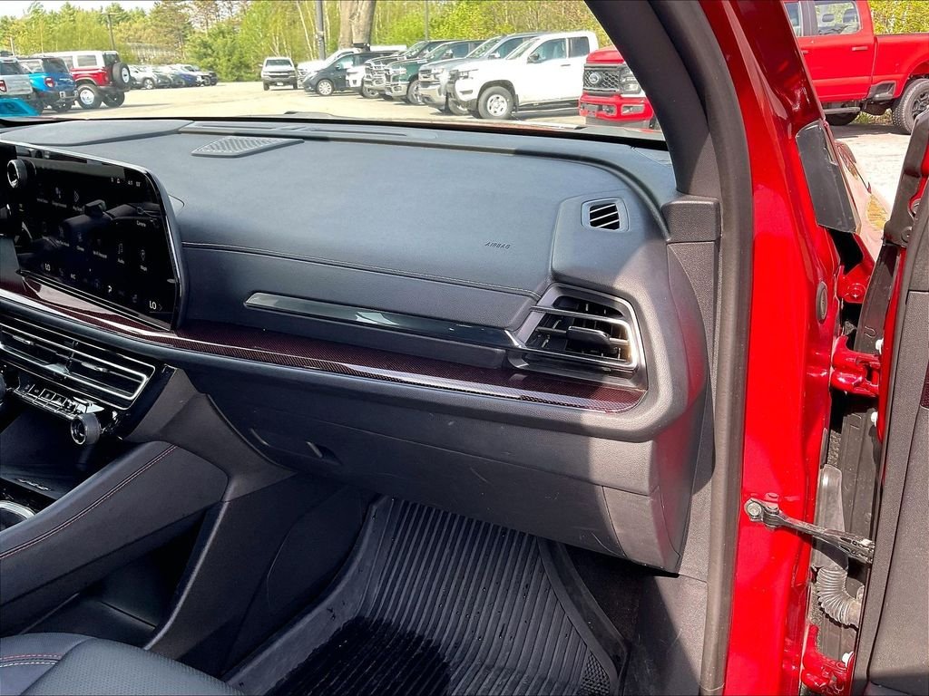 Used 2025 Radiant Red Tintcoat Chevrolet Z71 image 12