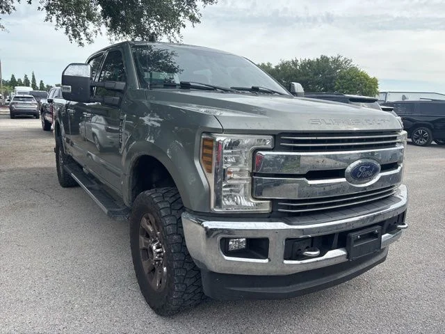 Used 2019  Ford Lariat image 3
