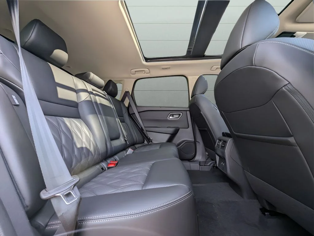 New 2026 Gray Nissan Platinum image 24