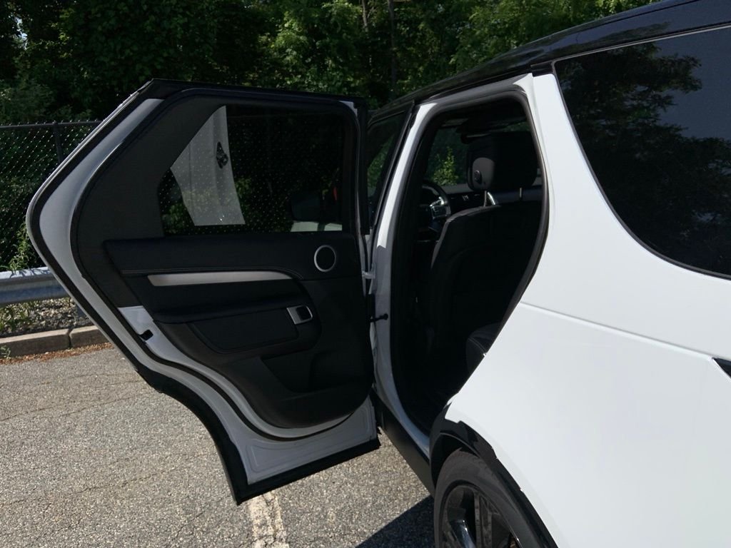 Used 2025 White Land Rover Dynamic SE image 12