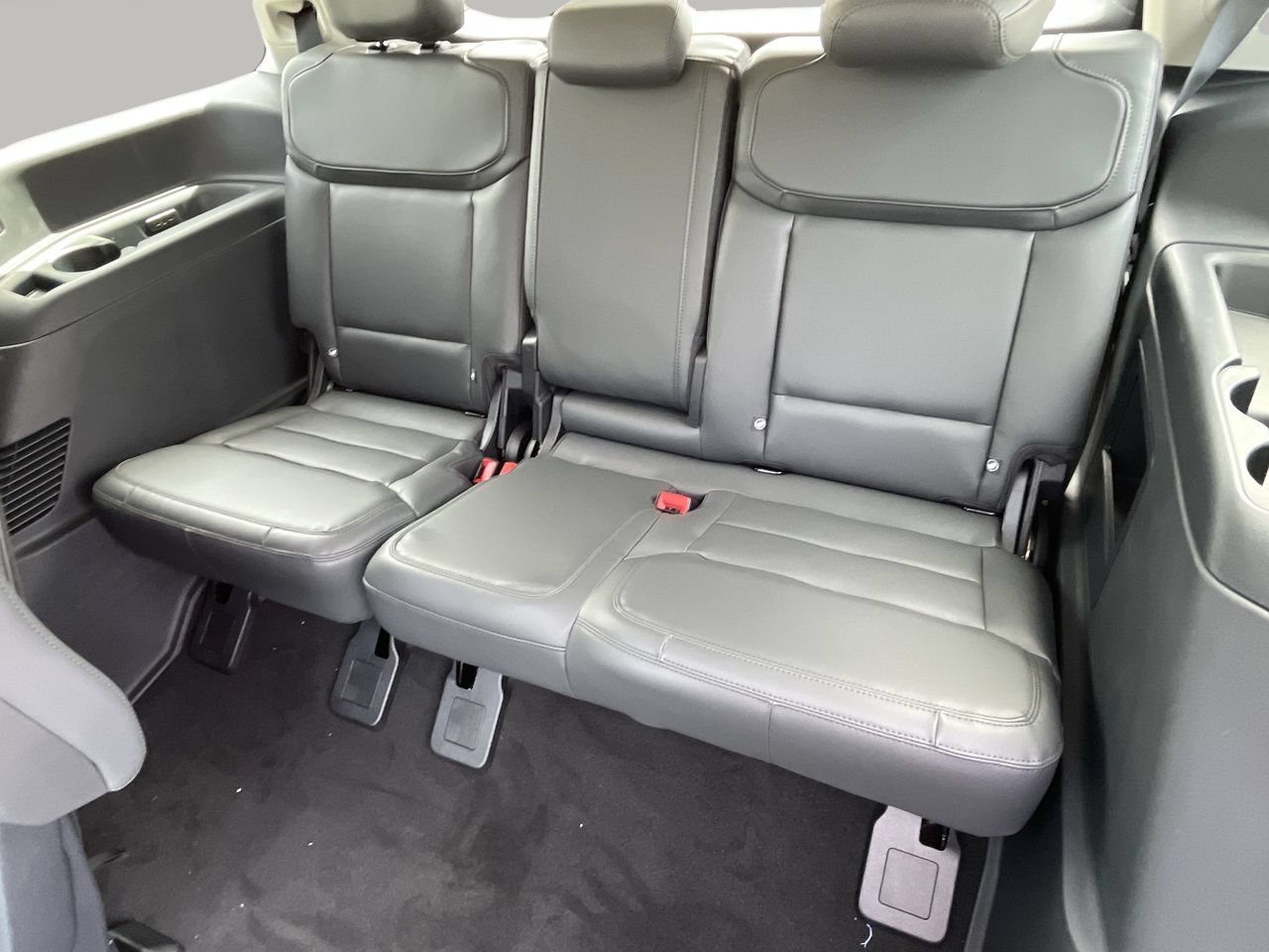 New 2027 Star White Metallic Tri-Coat Ford Active image 16
