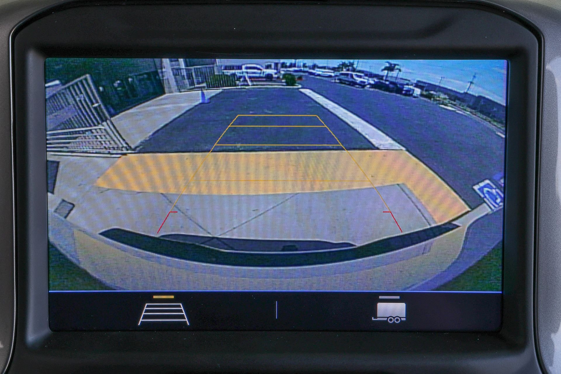 Used 2022 White Chevrolet LT image 17