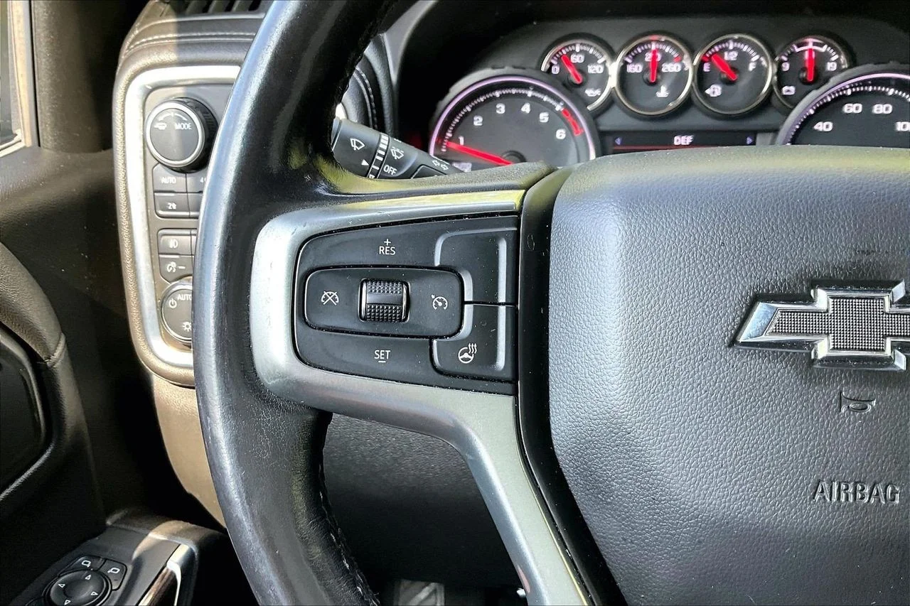 Used 2021 Silver Chevrolet RST image 27