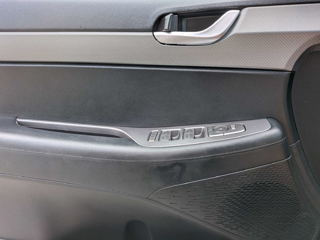 Certified Used 2025 Black Hyundai SEL image 31