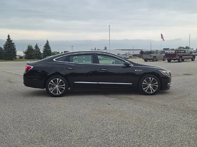 Used 2017 BLACK OYNX Buick Essence image 4