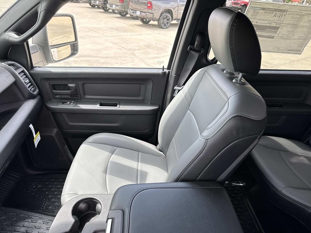 2026 RAM 3500 Chassis Tradesman - Photo 33