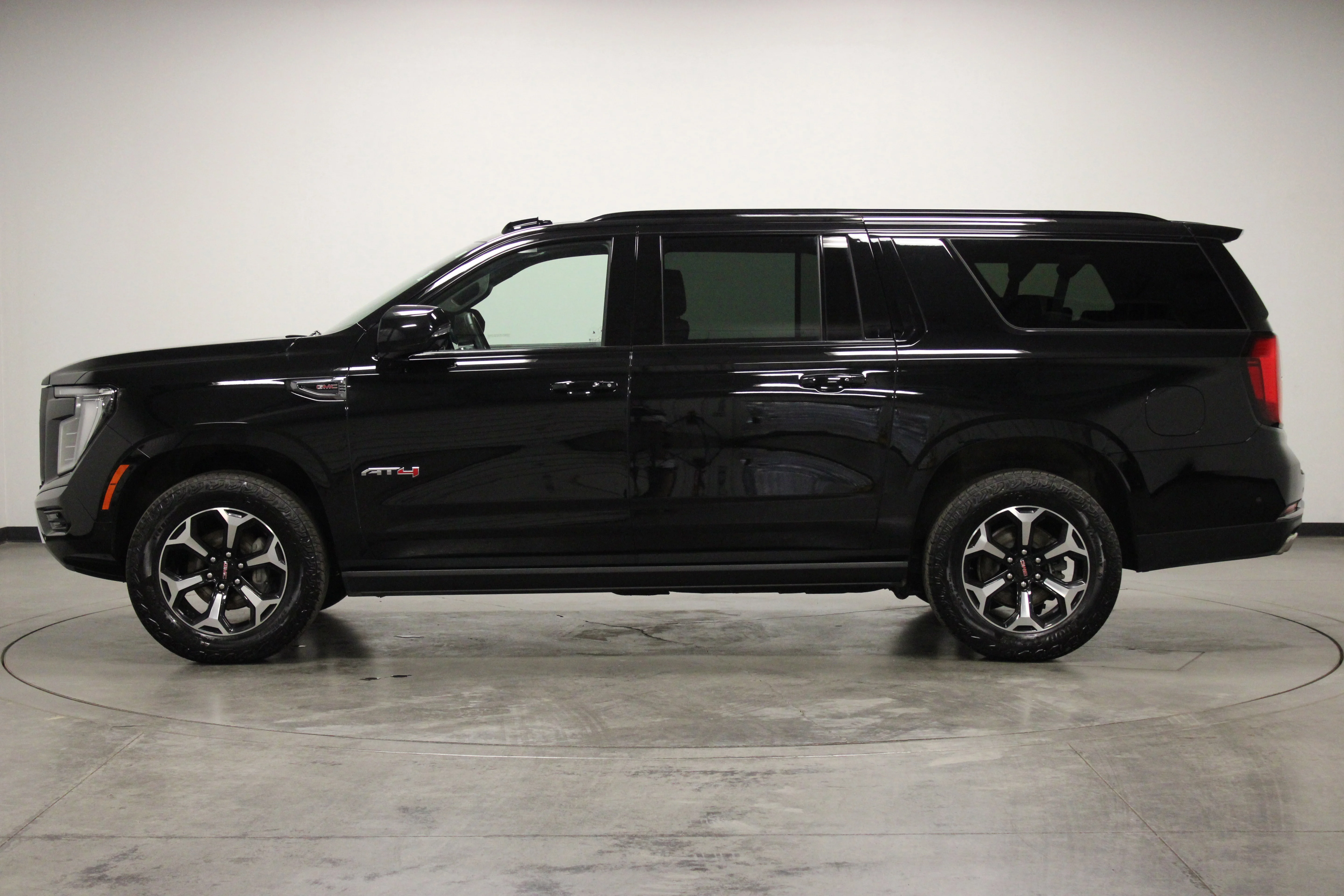 Used 2025 Onyx Black GMC AT4 image 5
