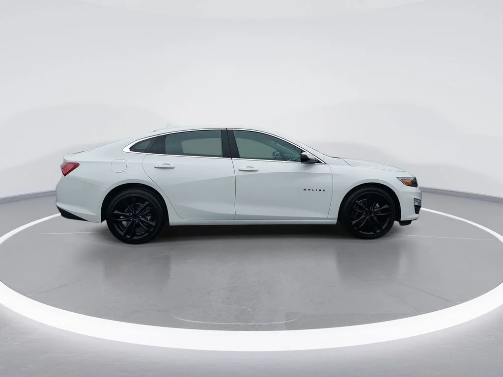 Used 2024 White Chevrolet LT image 9