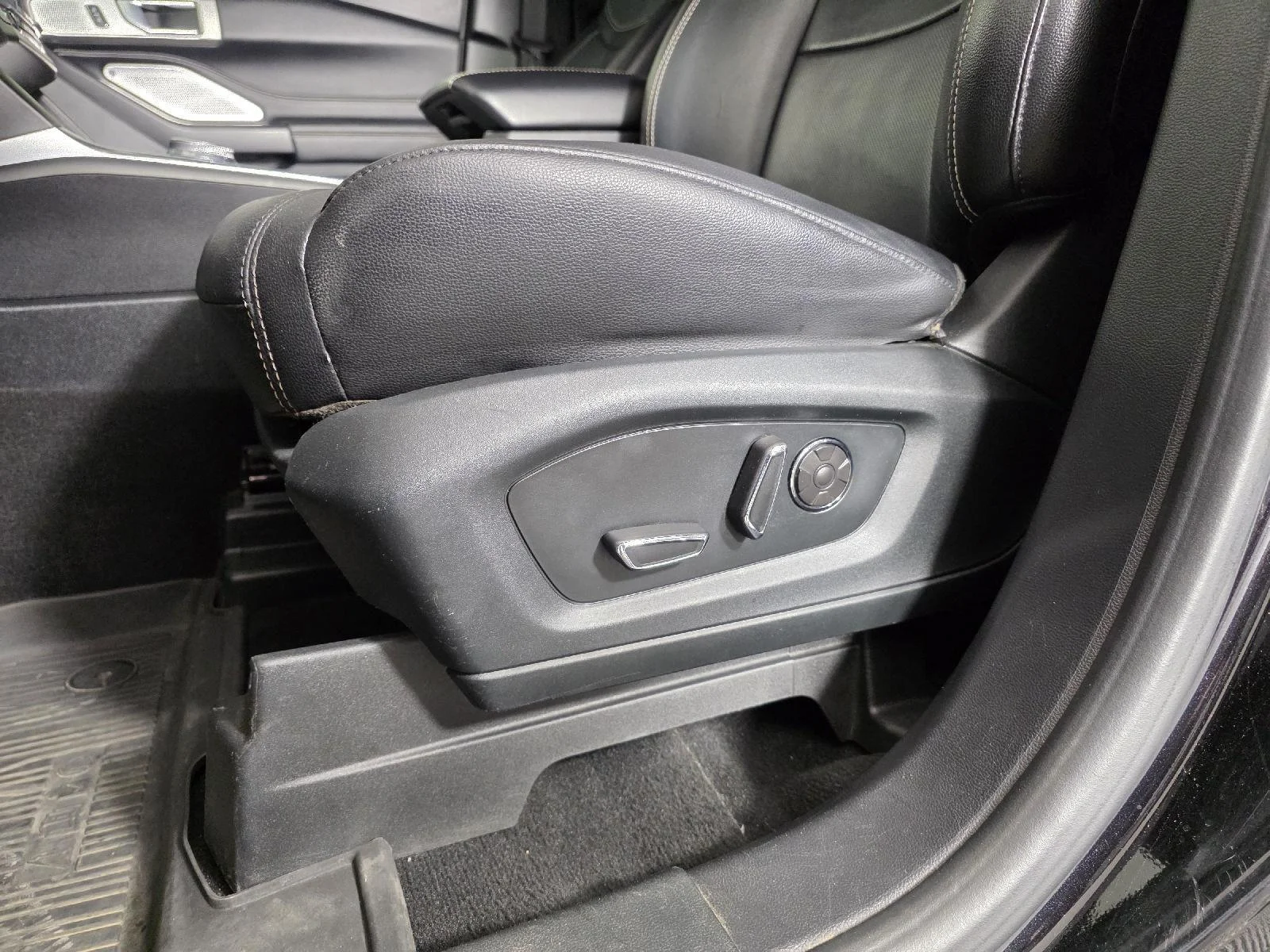 Used 2020 Agate Black Ford ST image 13