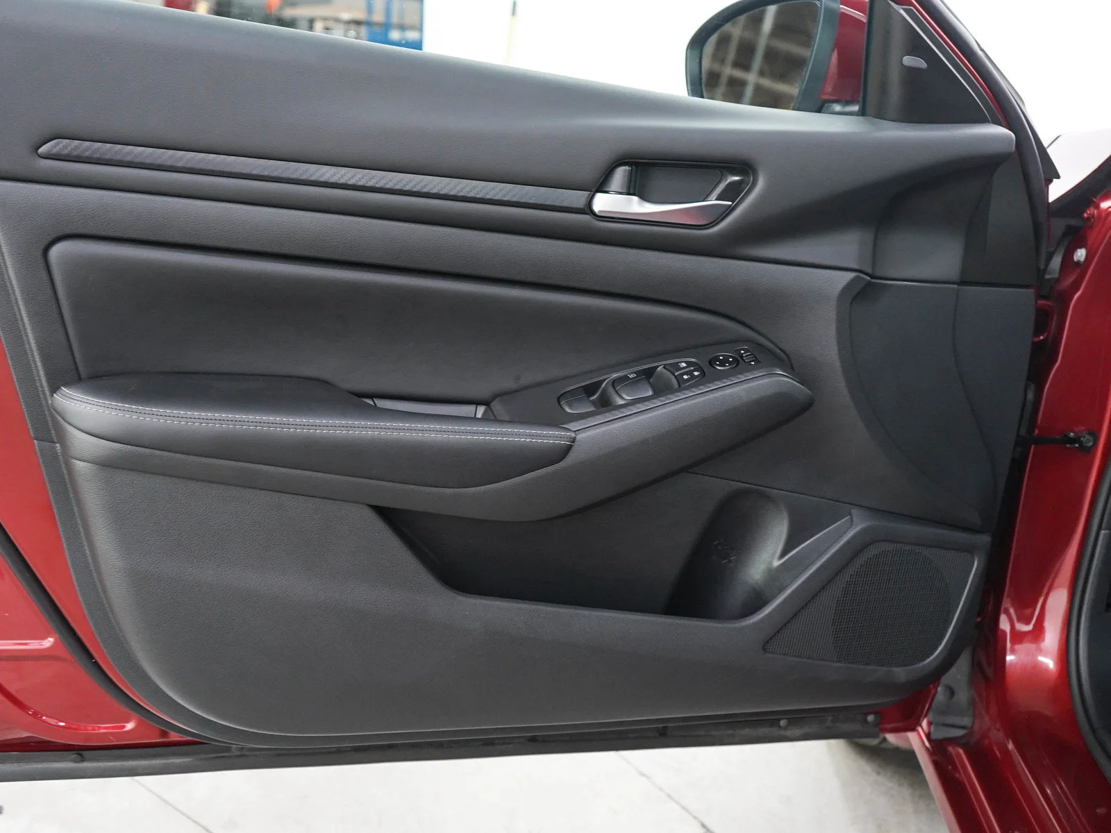 Used 2024 Scarlet Ember Nissan 2.5 SV image 18