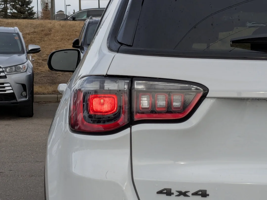 New 2026 White Jeep Trailhawk - - 4x4 - Sun Sound & Nav Group - Pano Roof - Alpine Speakers & More! image 11