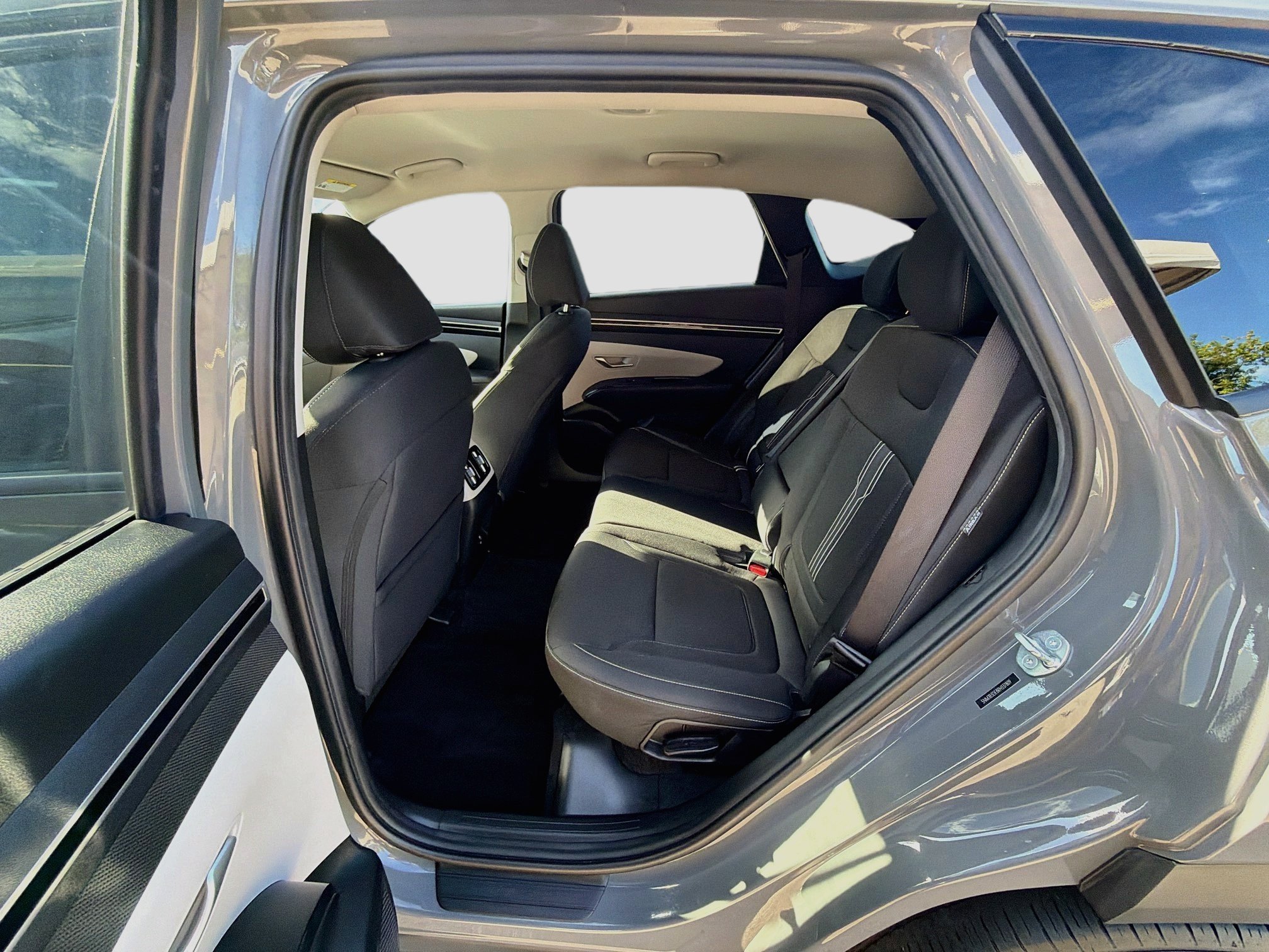 Used 2024 Hampton Gray Hyundai SEL image 22