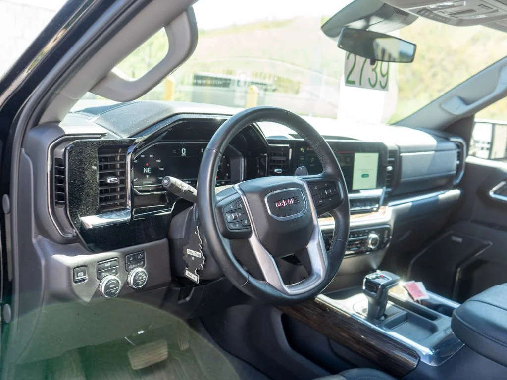 Used 2025 Black GMC Elevation image 15