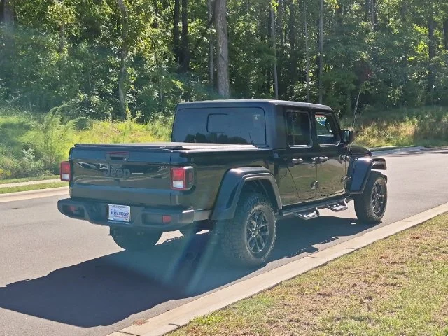 Used 2023 Black Jeep Sport S image 13